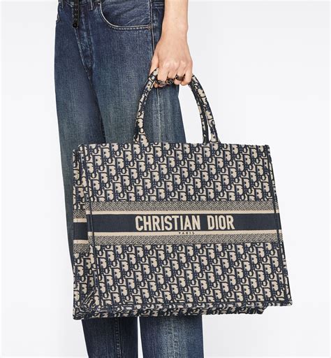 borsa dior book tote|Medium Dior Book Tote.